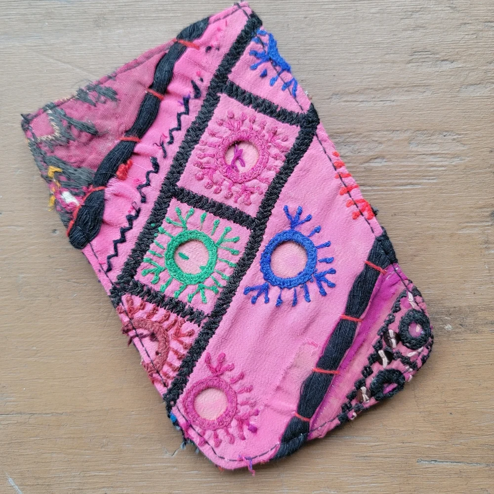 🌋👽 Free People Boho Embroidered Repurposed vtg banjara hippie Wallet card case - Picture 10 of 16